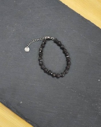 5  γ  βραχιολι λαβα  στικακι (1)